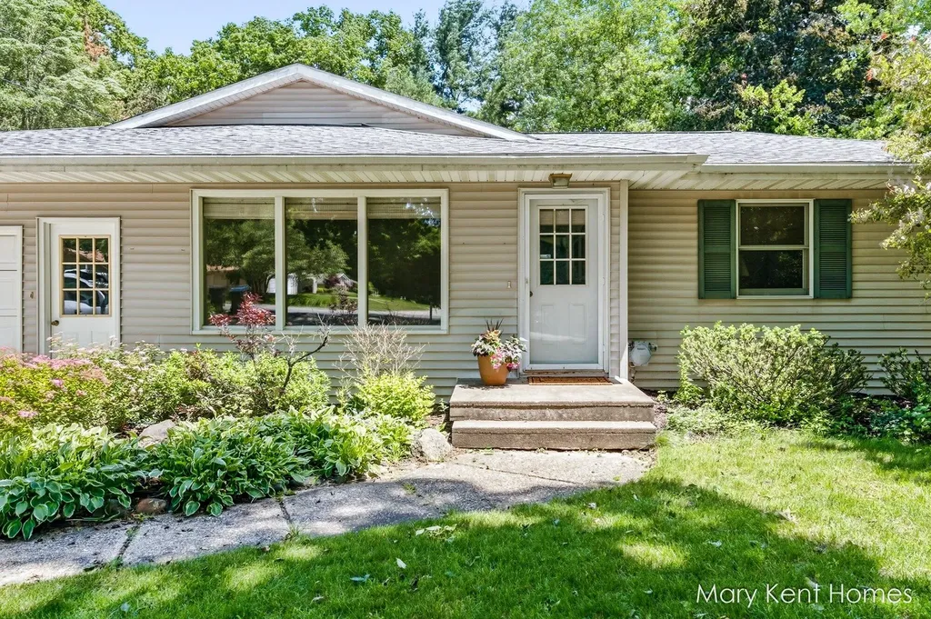 6662 Buttrick Avenue SE Caledonia Township MI 49302