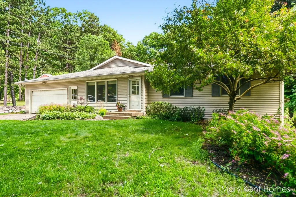 6662 Buttrick Avenue SE Caledonia Township MI 49302