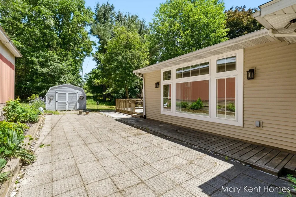 6662 Buttrick Avenue SE Caledonia Township MI 49302