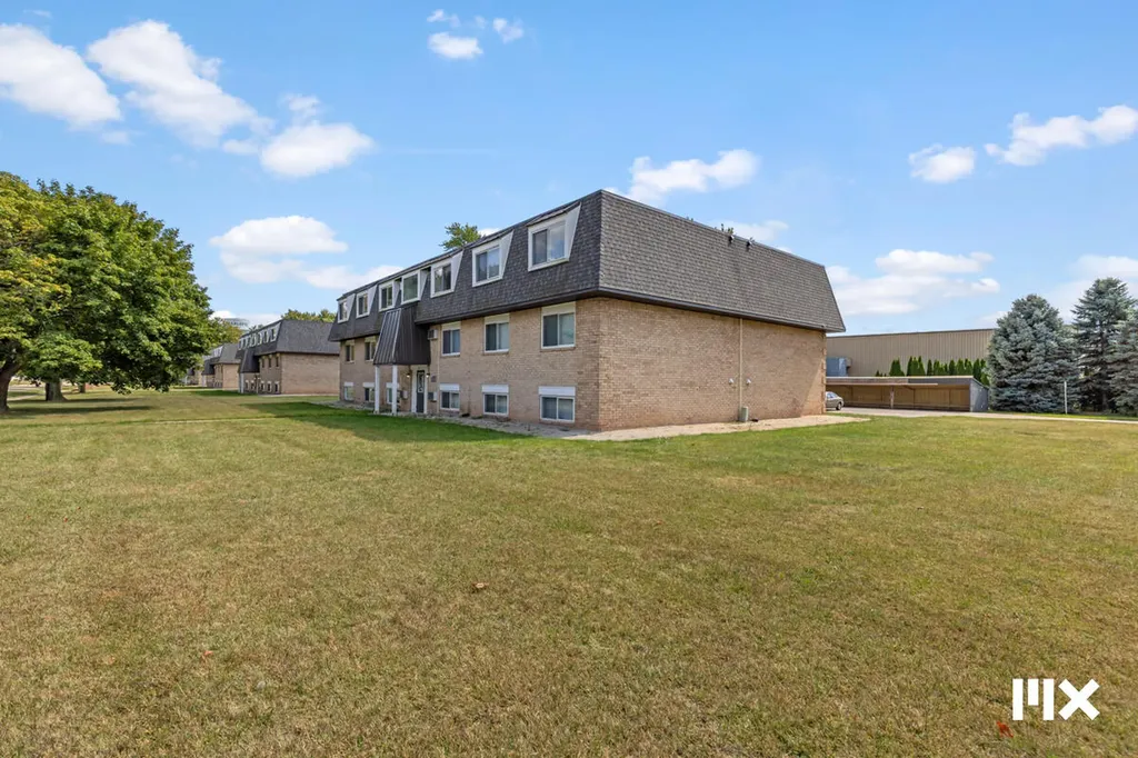757 W Shepherd Street Charlotte City MI 48813