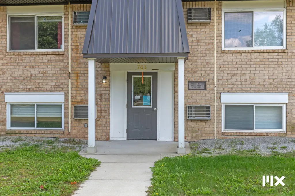 757 W Shepherd Street Charlotte City MI 48813