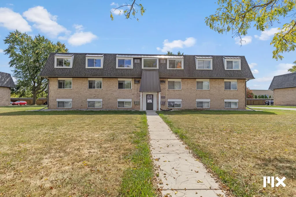 757 W Shepherd Street Charlotte City MI 48813