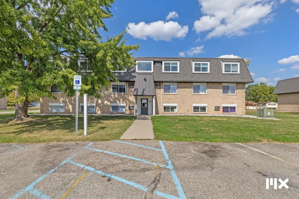 757 W Shepherd Street Charlotte City MI 48813