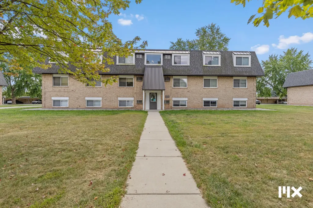 757 W Shepherd Street Charlotte City MI 48813
