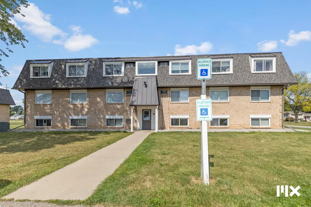 757 W Shepherd Street Charlotte City MI 48813