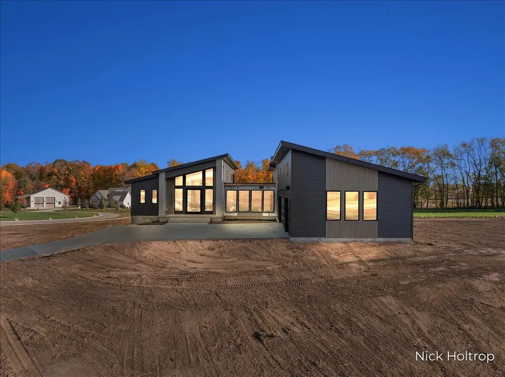 312 Ottogan Hills Court Jamestown Charter Township MI 49323