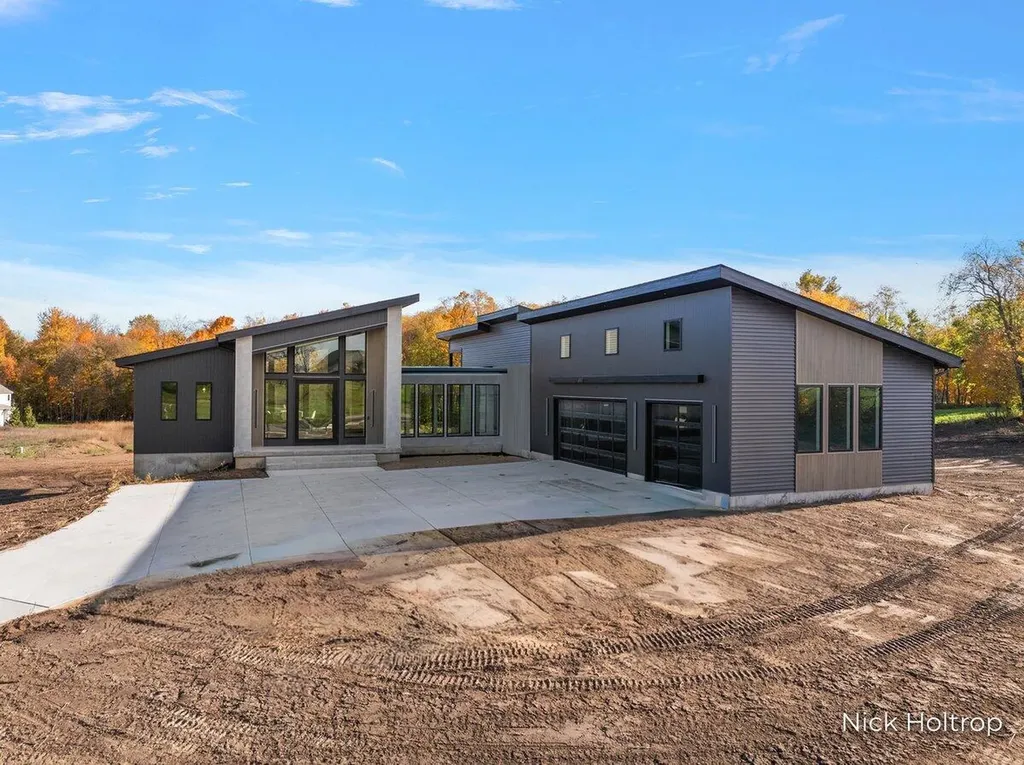 312 Ottogan Hills Court Jamestown Charter Township MI 49323