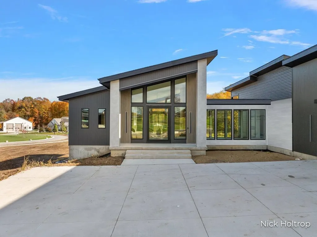312 Ottogan Hills Court Jamestown Charter Township MI 49323