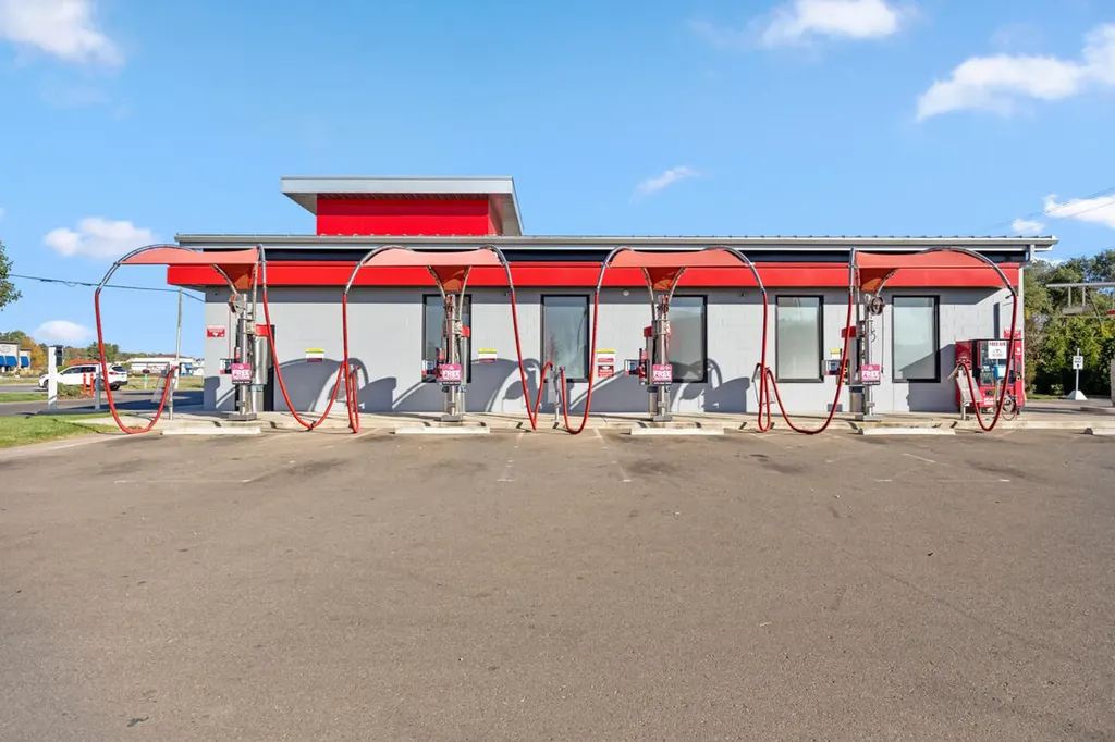 655 S Us Highway 131 Three Rivers City MI 49093