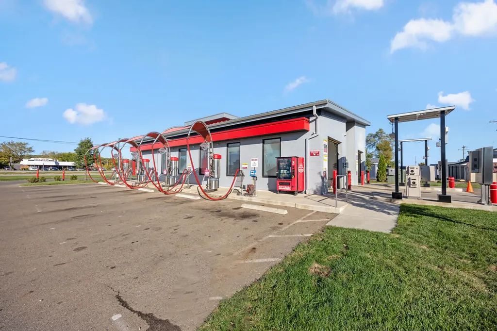 655 S Us Highway 131 Three Rivers City MI 49093