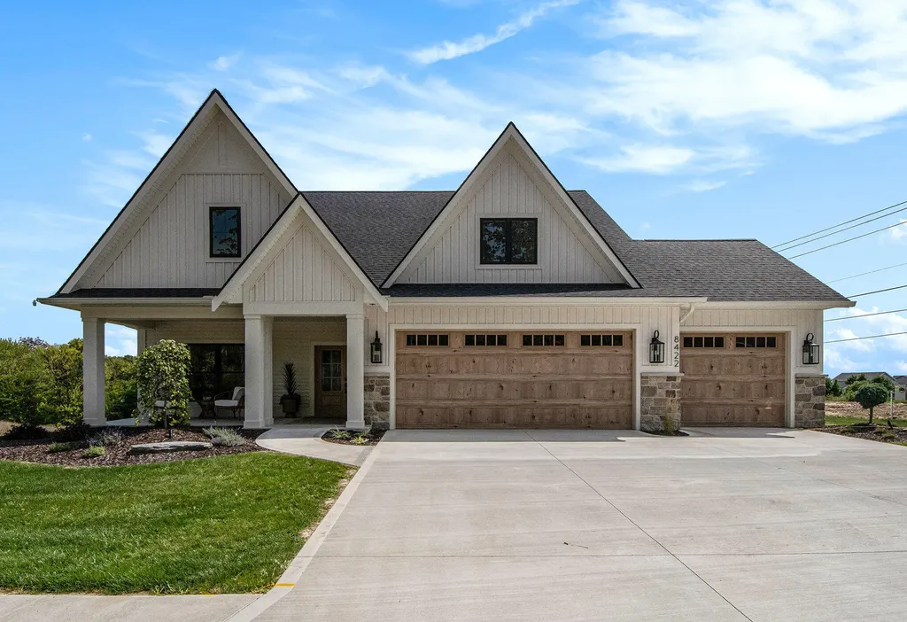 8432 Ravinewood Drive Georgetown Charter Township MI 49428