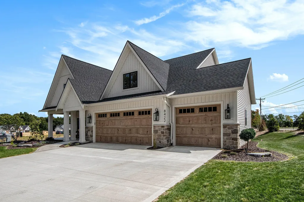 8432 Ravinewood Drive Georgetown Charter Township MI 49428