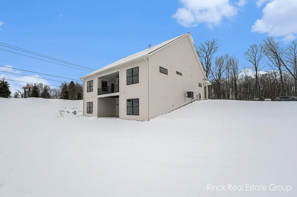 8432 Ravinewood Drive Georgetown Charter Township MI 49428