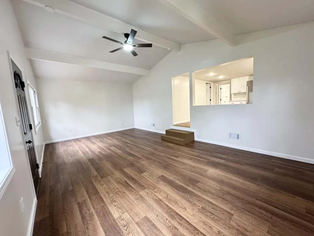 17692 Lake Drive Unknown City MI 49305