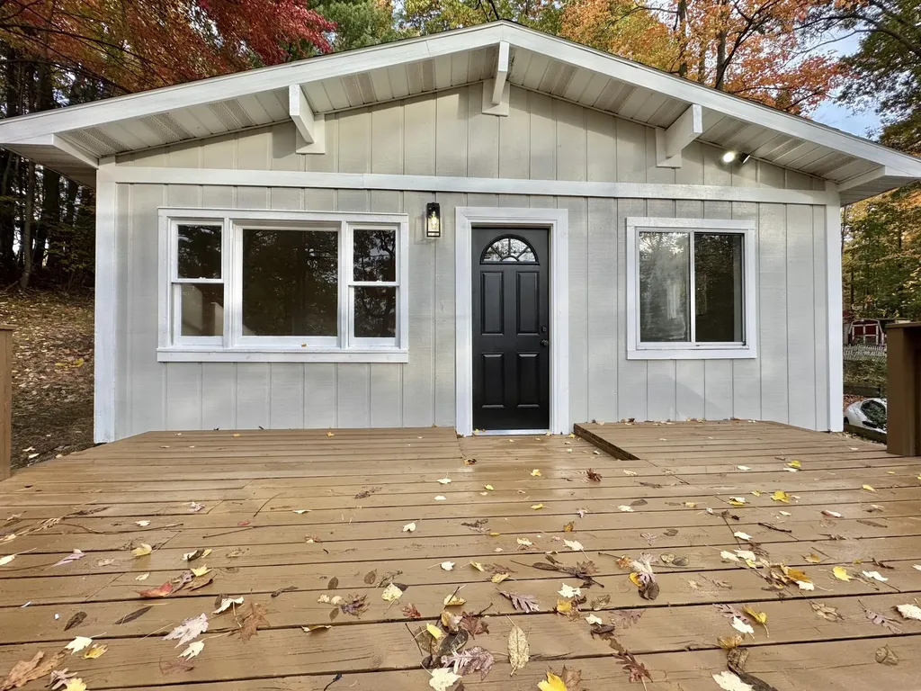 17692 Lake Drive Unknown City MI 49305
