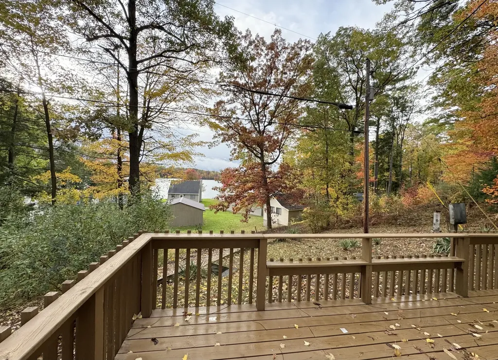 17692 Lake Drive Unknown City MI 49305