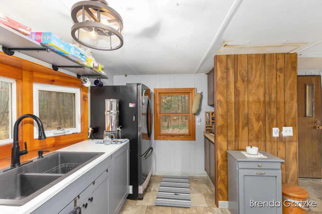 9807 N Maple Hill Road Reynolds Township MI 49329