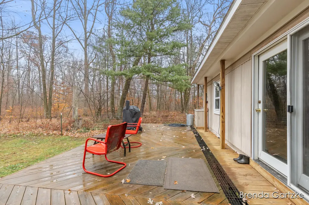 9807 N Maple Hill Road Reynolds Township MI 49329