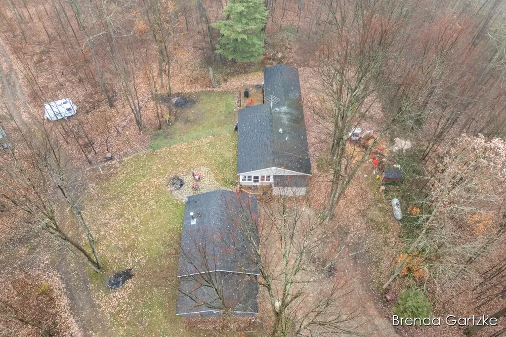 9807 N Maple Hill Road Reynolds Township MI 49329