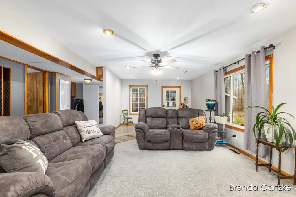 9807 N Maple Hill Road Reynolds Township MI 49329