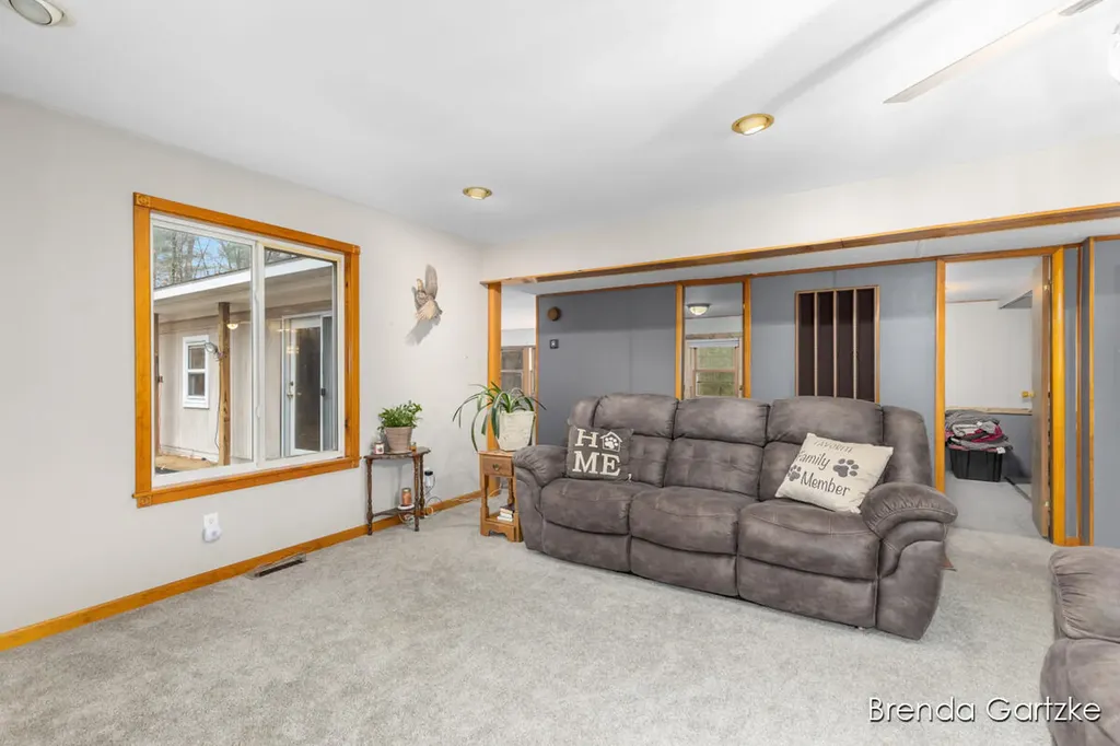 9807 N Maple Hill Road Reynolds Township MI 49329