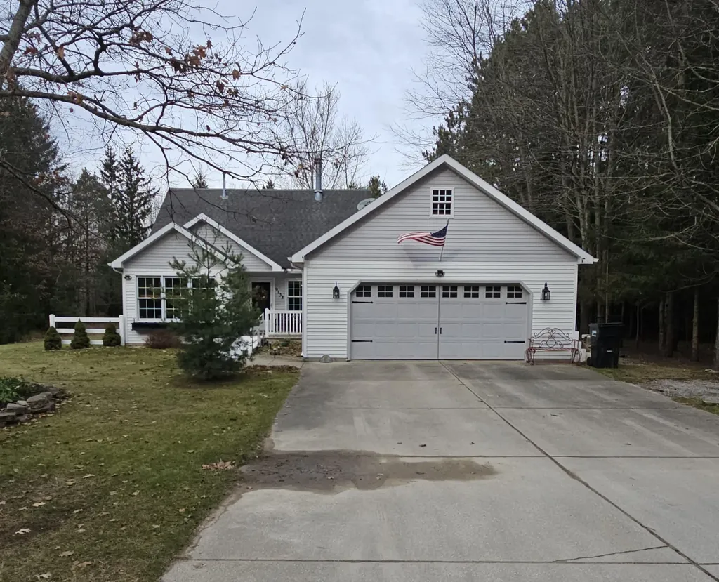 9138 White Pine Drive Morton Township MI 49346