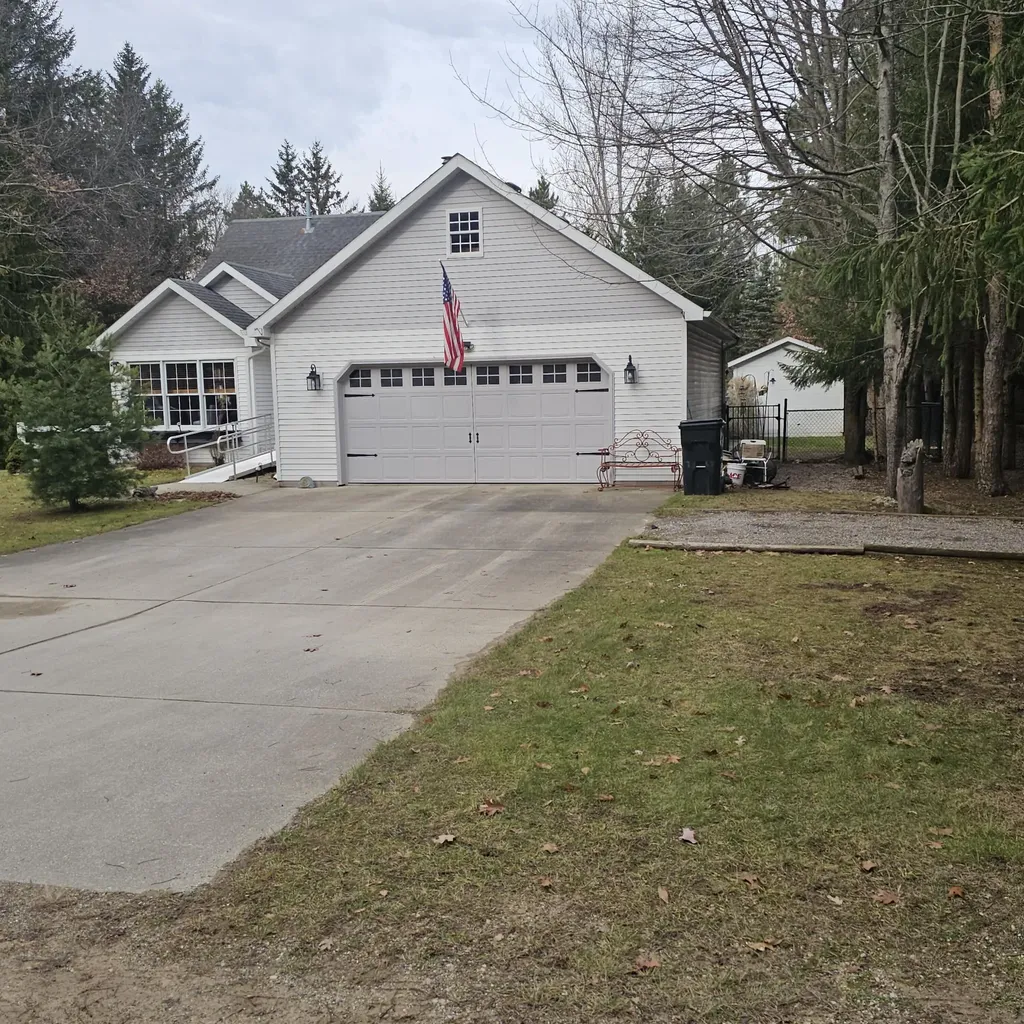 9138 White Pine Drive Morton Township MI 49346