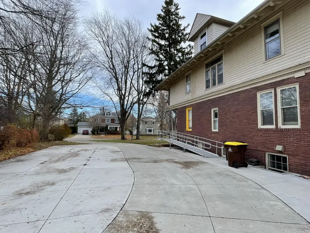 623 N State Street Alma City MI 48801