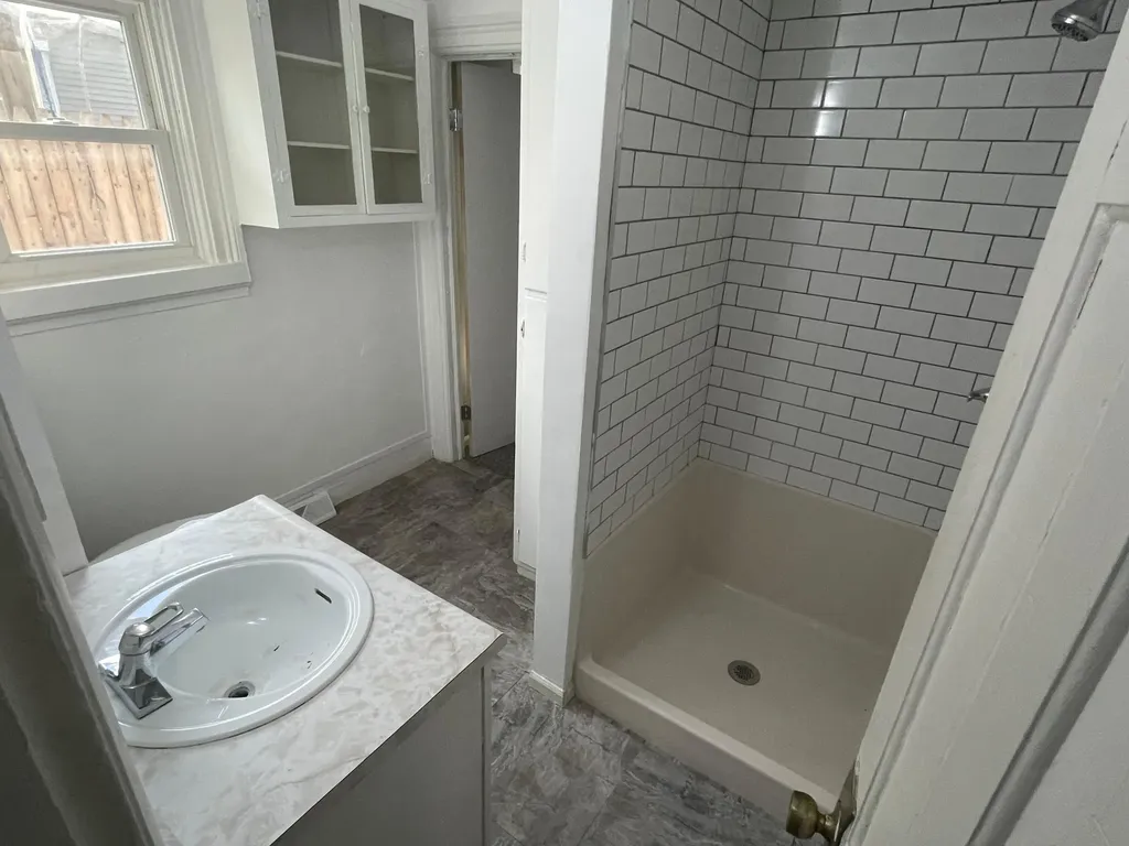 429 Shirley Street NE Grand Rapids City MI 49503
