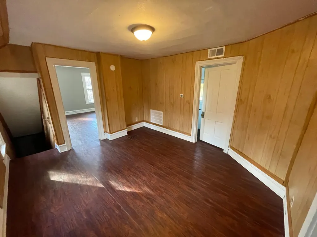 429 Shirley Street NE Grand Rapids City MI 49503