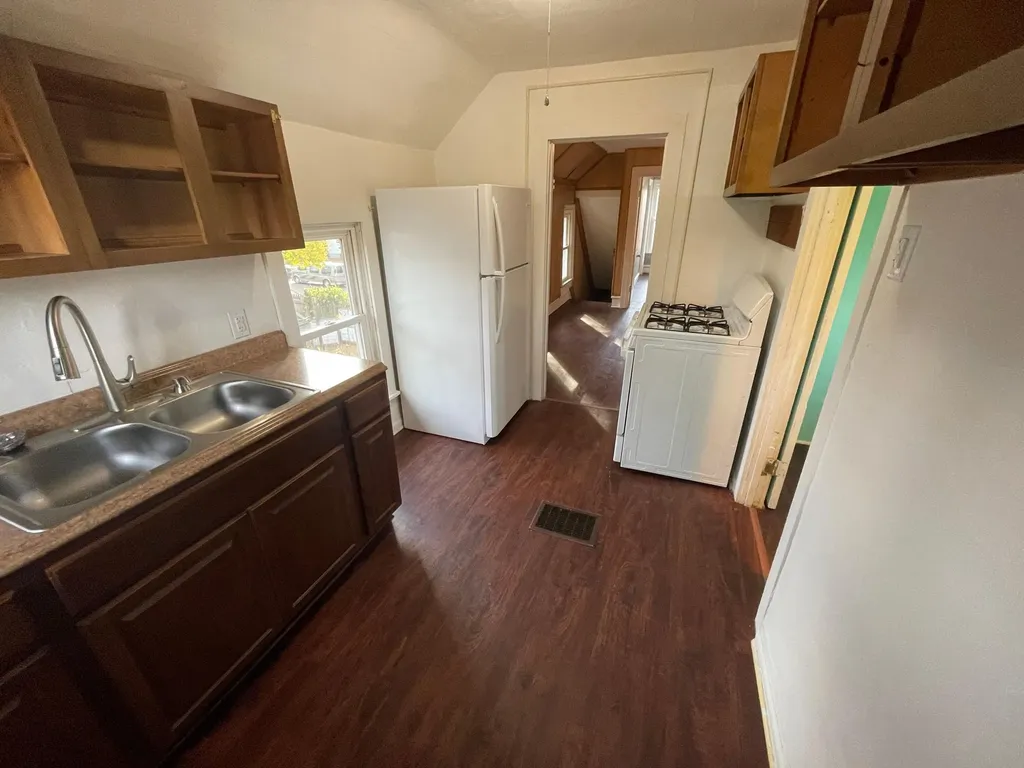429 Shirley Street NE Grand Rapids City MI 49503