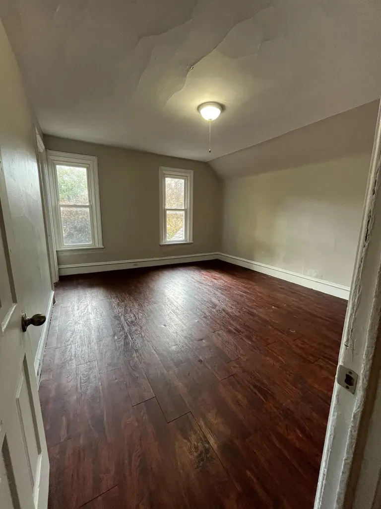 429 Shirley Street NE Grand Rapids City MI 49503
