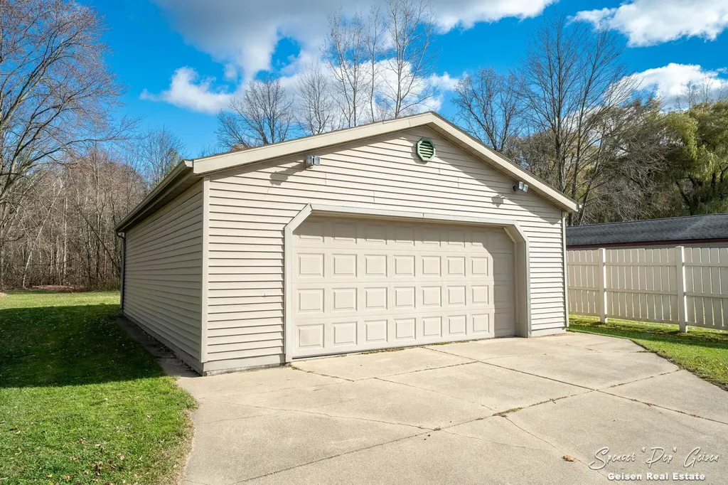 8591 Hidden Trail Orleans Township MI 48865