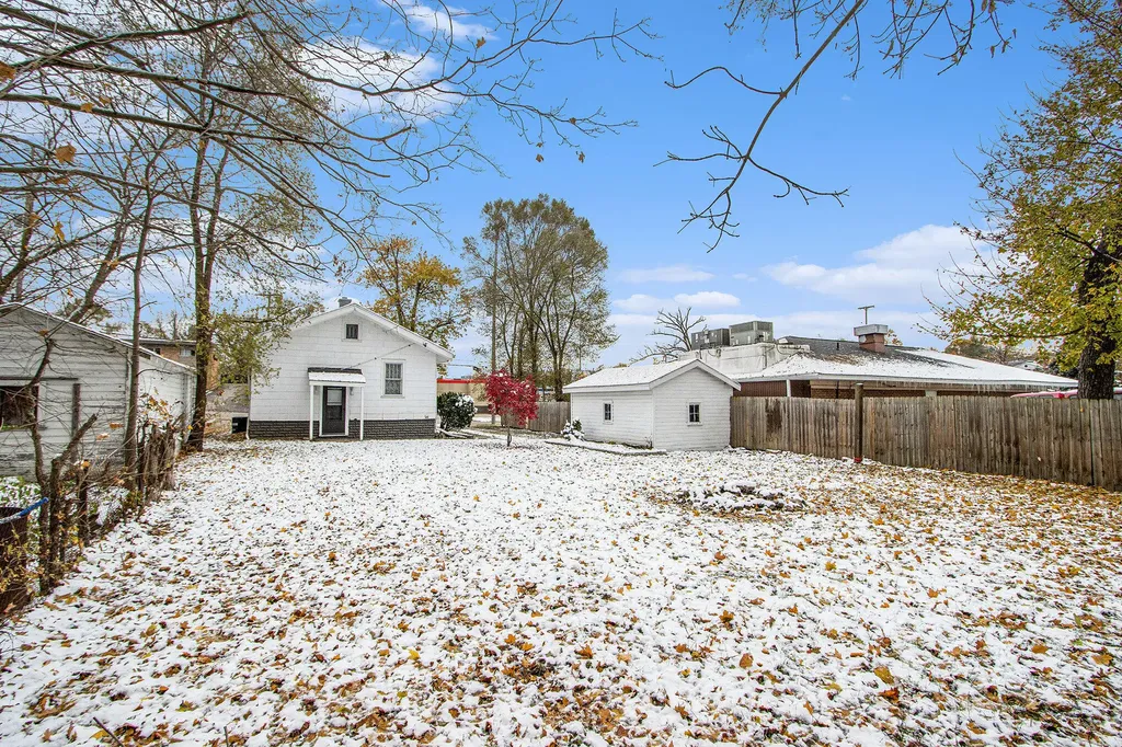 448 Whitcomb Street Kalamazoo City MI 49001