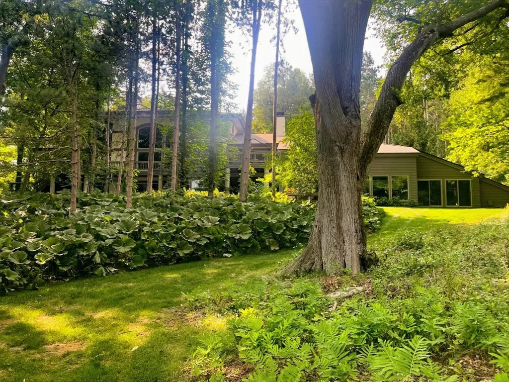 8050 Wilderness Trail NE Ada Township MI 49301