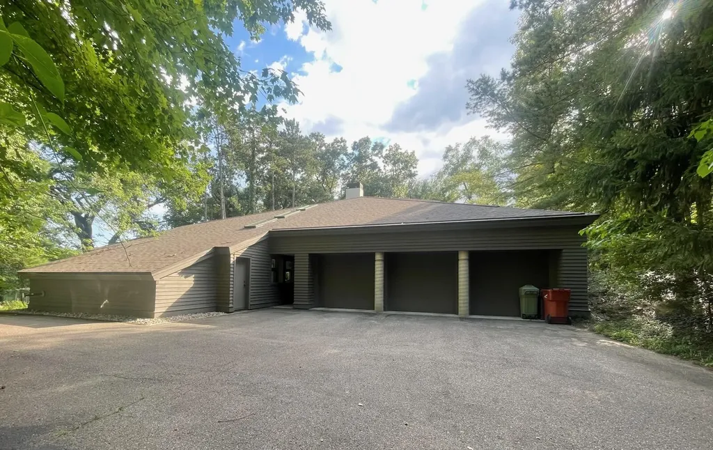 8050 Wilderness Trail NE Ada Township MI 49301