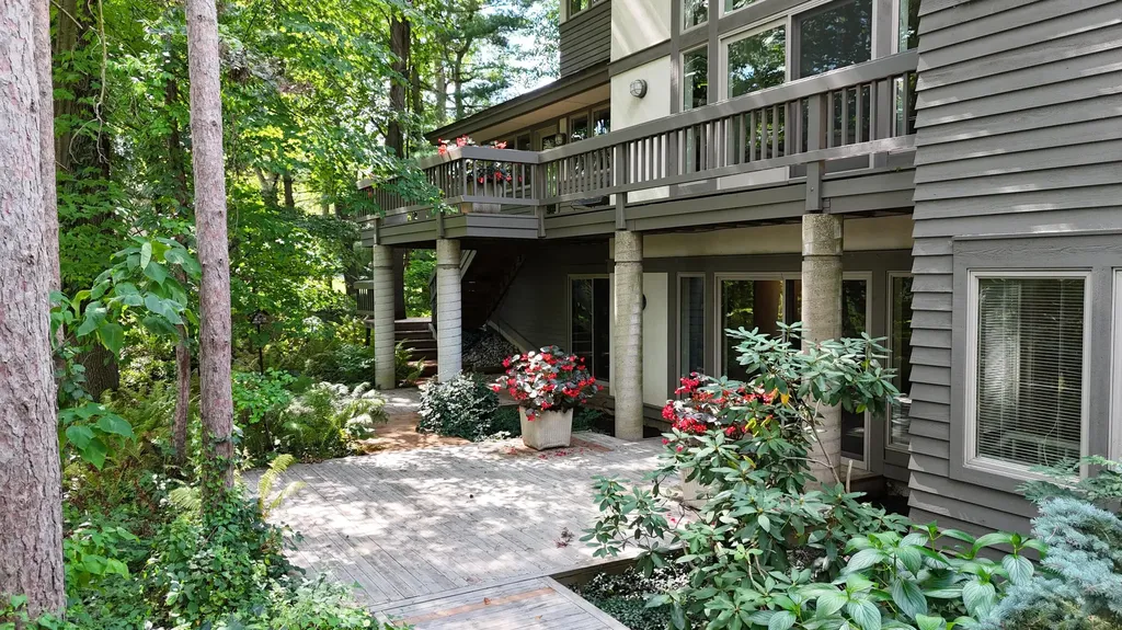 8050 Wilderness Trail NE Ada Township MI 49301