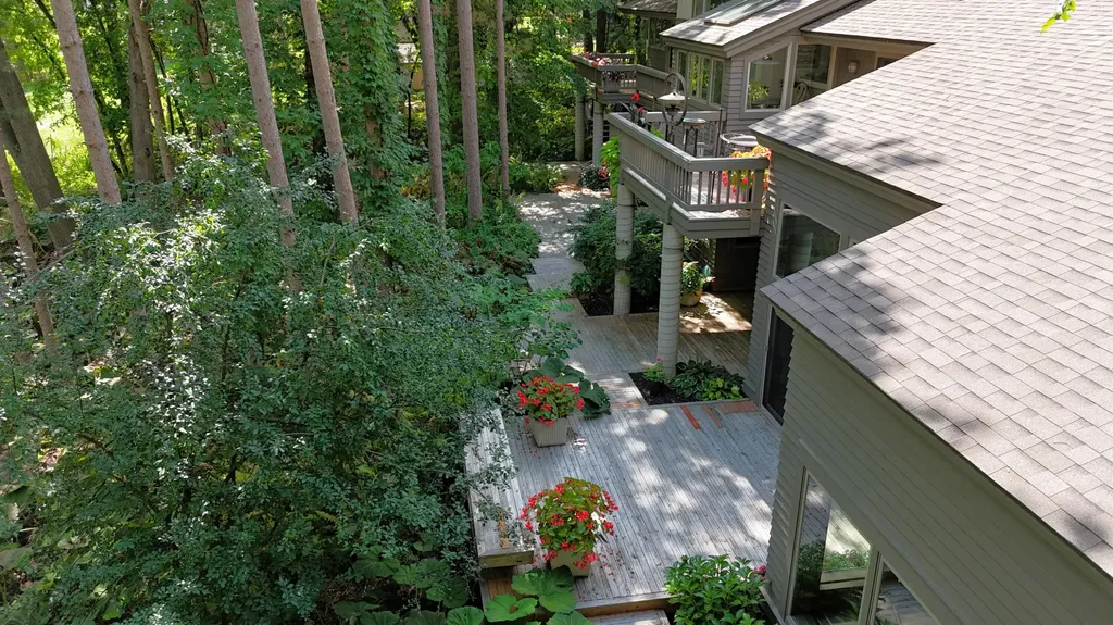 8050 Wilderness Trail NE Ada Township MI 49301