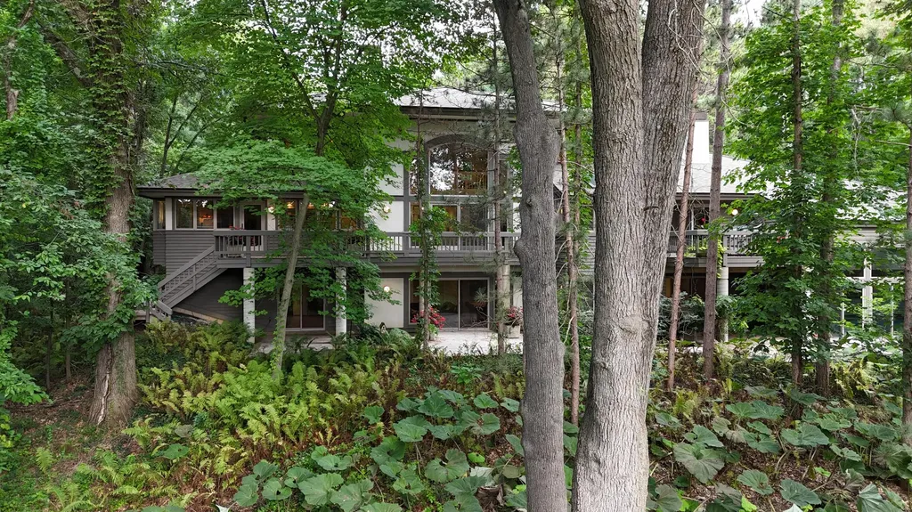 8050 Wilderness Trail NE Ada Township MI 49301