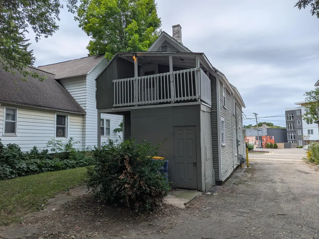 1420 Buffalo Avenue NE Grand Rapids City MI 49505