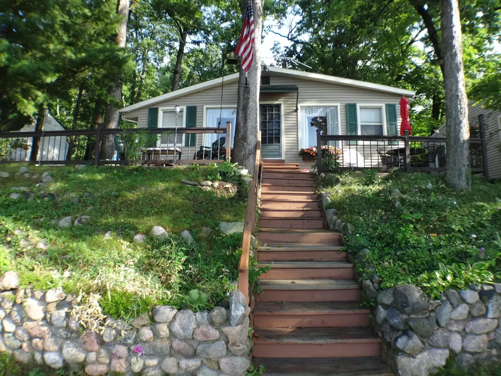 5701 Head Lake Road Hope Township MI 49058