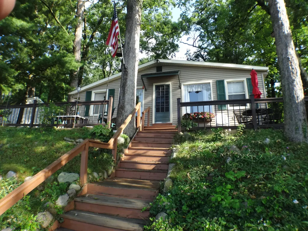 5701 Head Lake Road Hope Township MI 49058