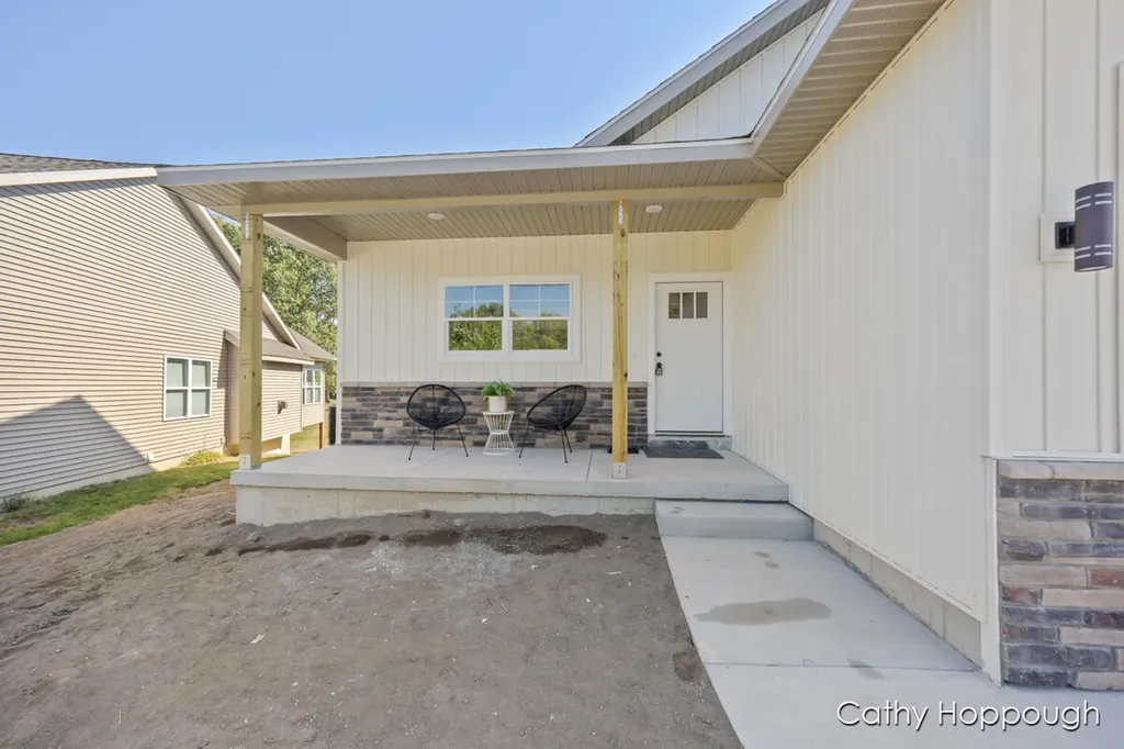 1976 Aspen Vly Lane Ionia City MI 48846