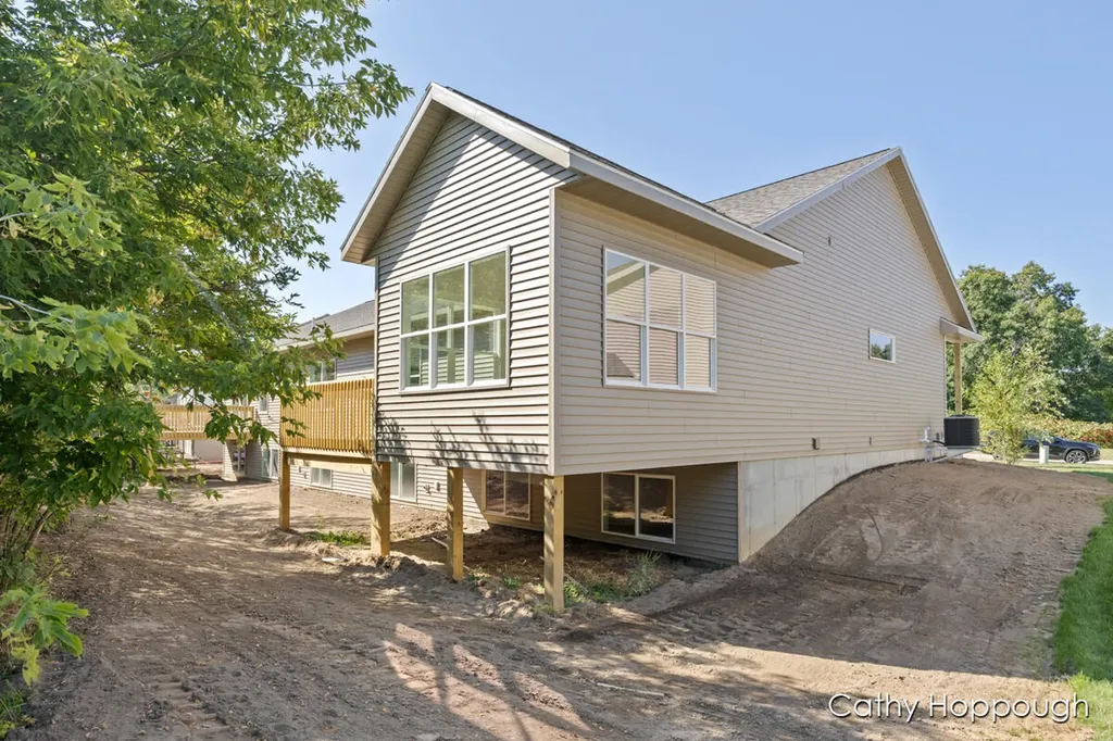 1976 Aspen Vly Lane Ionia City MI 48846