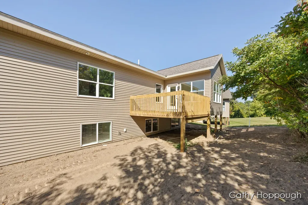 1976 Aspen Vly Lane Ionia City MI 48846