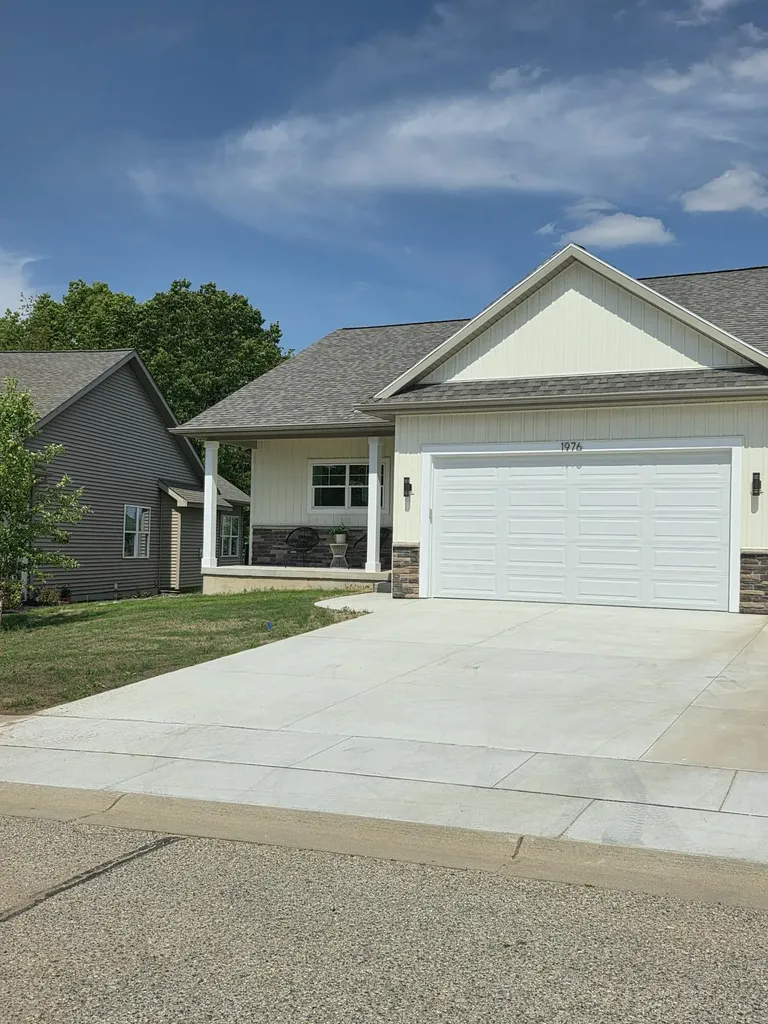 1976 Aspen Vly Lane Ionia City MI 48846