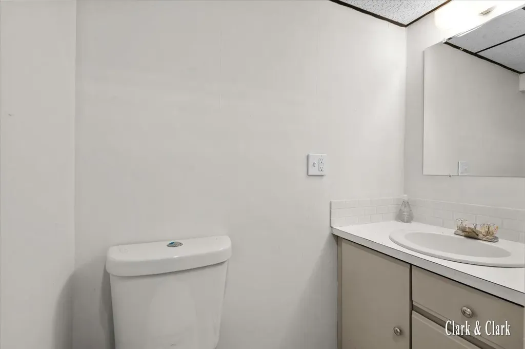 2630 Chatham Woods Drive SE Cascade Charter Township MI 49546