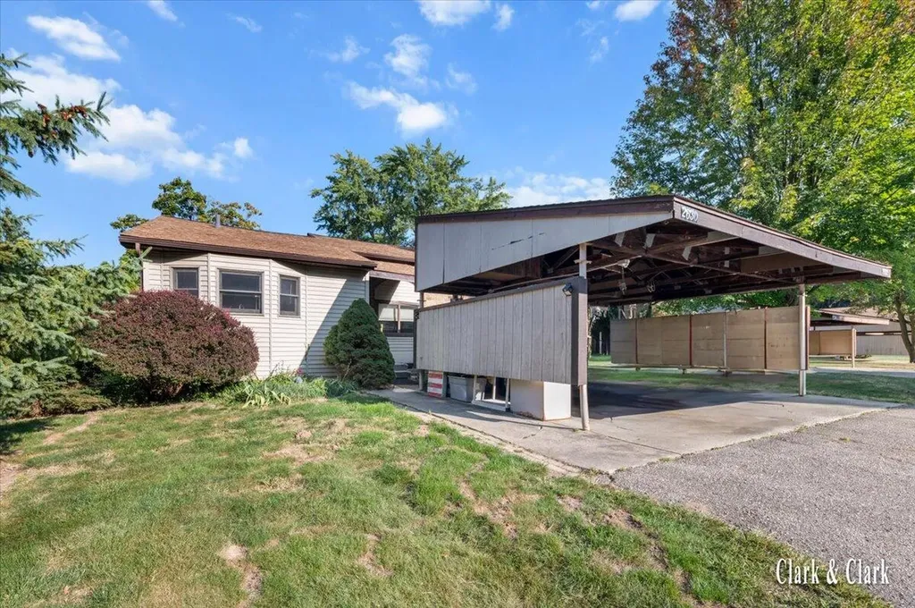 2630 Chatham Woods Drive SE Cascade Charter Township MI 49546
