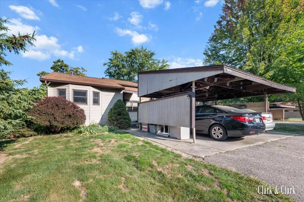 2630 Chatham Woods Drive SE Cascade Charter Township MI 49546