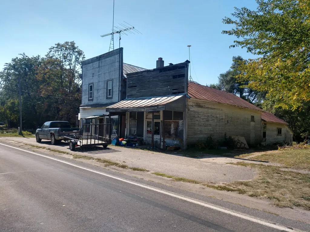 7518 S Crystal Road Bloomer Township MI 48811